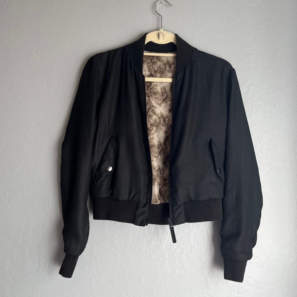 REVERSIBLE BOMBER  BLACK / SNAKE